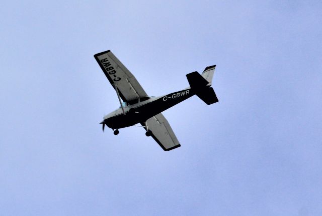C-GBWR — - C-GBWR CESSNA SKYHAWK 172-N survolant la ville Lavaltrie QC. le-04-11-2021 à 14:15