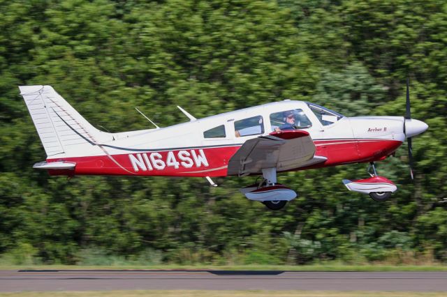 Piper Cherokee (N164SW)