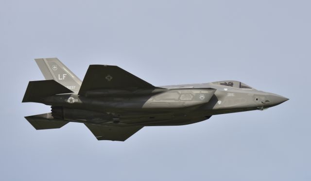 Lockheed F-35C (11-5037) - Flying at Airventure 2017
