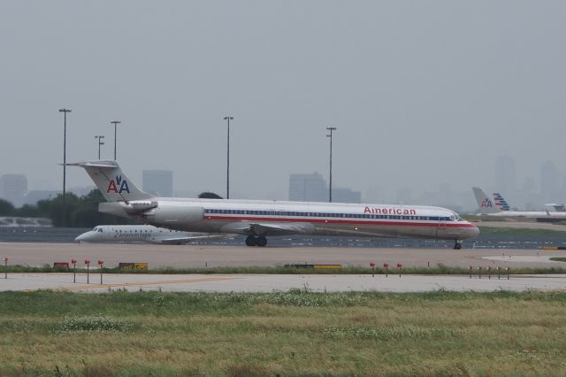 McDonnell Douglas MD-80 (N571AA)