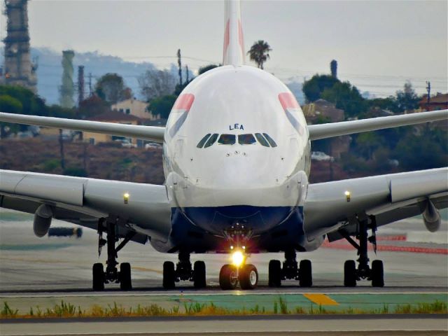 Airbus A380-800 (G-XLEA)