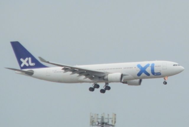 Airbus A330-200 (CS-TOP)