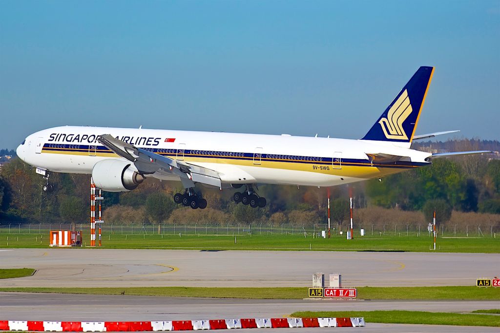 BOEING 777-300ER (9V-SWG)