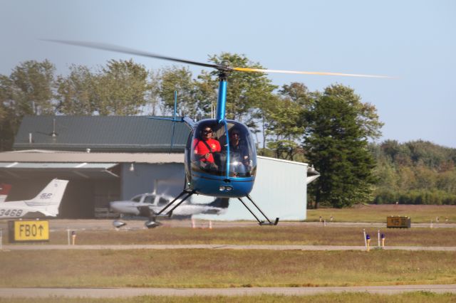 Robinson R-22 (N721RJ) - Helicopter training with York County Helicopters in a R22 BETA at SANFORD SEACOAST RGNL AIRPORT (SANFORD, ME) SFM