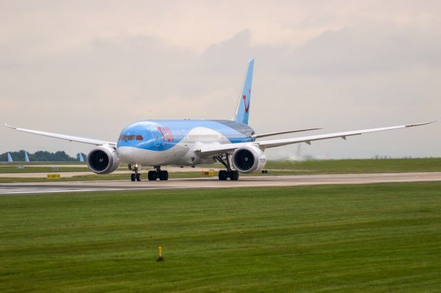 Boeing 787-9 Dreamliner (G-TUIL) - TOM2686 on the relatively short flight to Pula.  