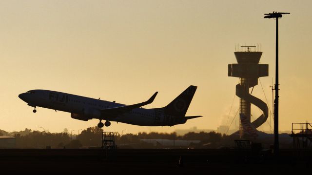 Boeing 737-700 —