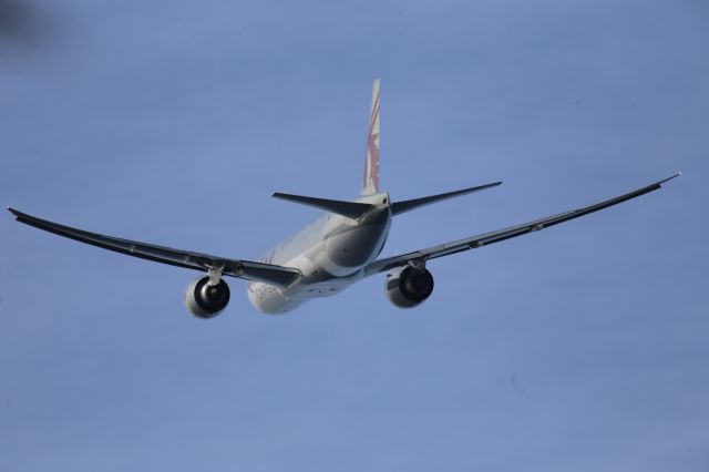 BOEING 777-200LR (A7-BFC)