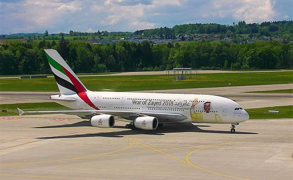 Airbus A380-800 (A6-EEU)