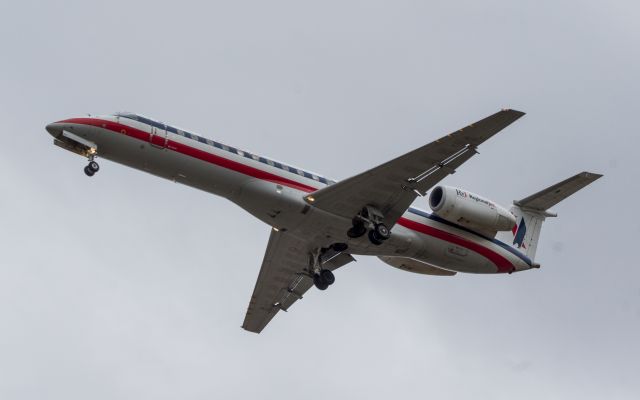 Embraer ERJ-135 (N853AE)