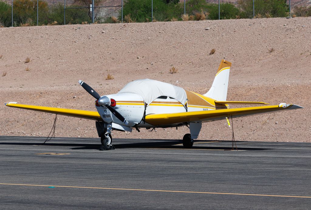 Beechcraft Bonanza (33) (N64GB)