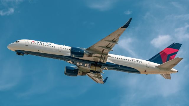 Boeing 757-200 (N696DL) - Gear up!br /Delta 757 departing FLL