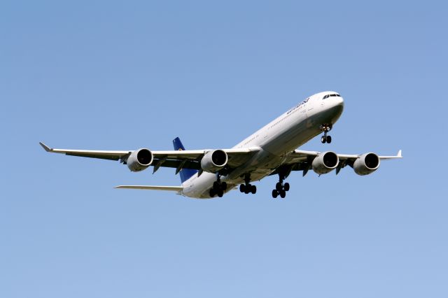 Airbus A340-600 (D-AIHD) - Lufthansa A340-600 Landing At Lester B.Pearson Inl Airport,CYYZ/YYZ