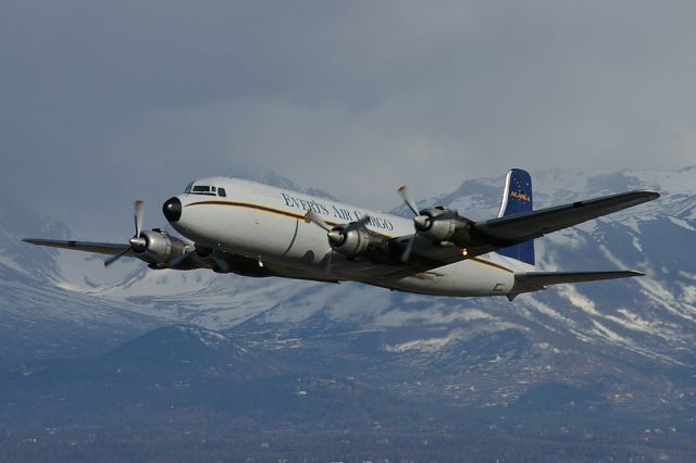 Douglas DC-6 (N9056R)