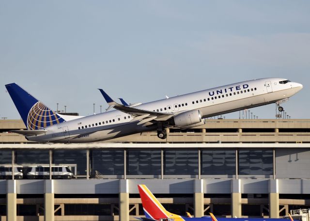 Boeing 737-900 (N77430)