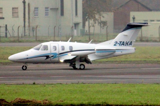 Eclipse 500 (2-TAKA) - Landing on rwy 21 on 14-Nov-22 visiting on a round trip from EGJB.