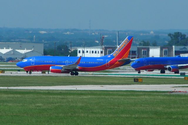 Boeing 737-700 (N353SW)