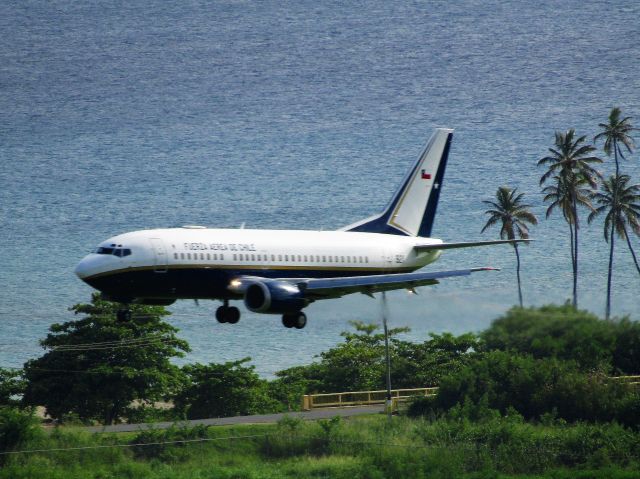 Boeing 737-700 (N921)