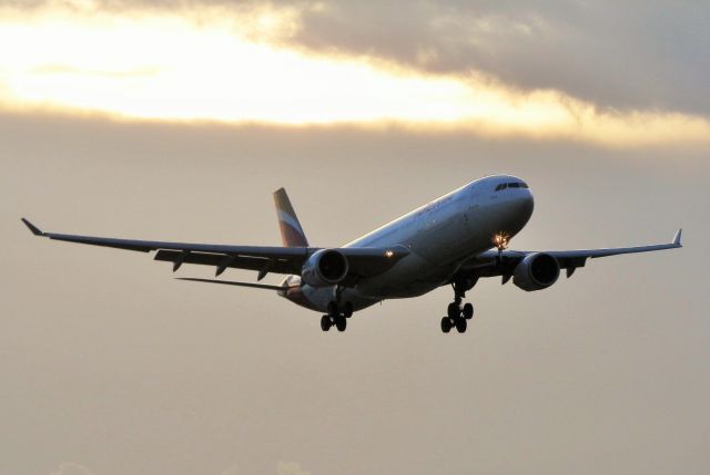 Airbus A330-300 (EC-LUB)