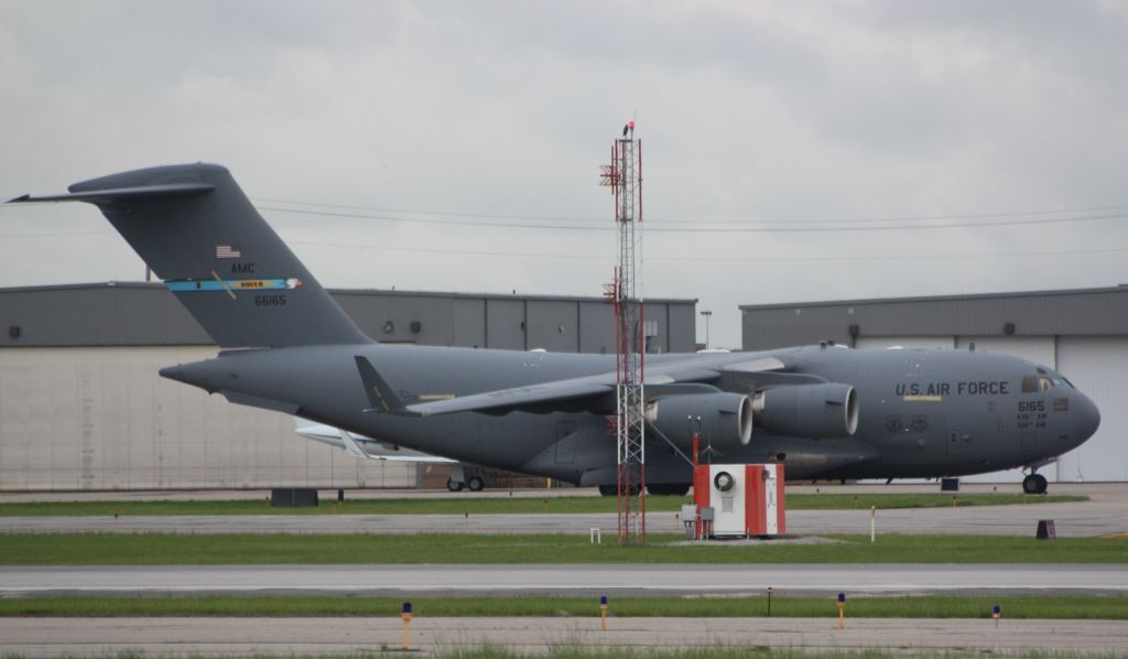 06-6165 — - Boeing C-17A Globemaster III from Dover AFB.  Parked at CVG