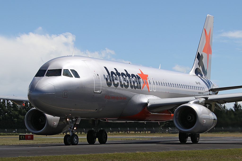 Airbus A320 (VH-VFI) - on 27 November 2016