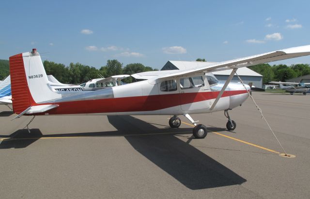 Cessna Skyhawk (N8362B)