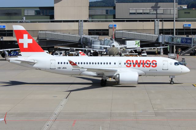 Airbus A220-100 (HB-JBA)