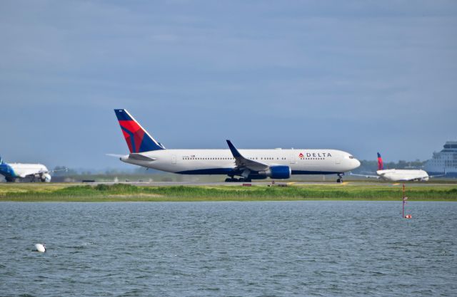 BOEING 767-300 (N155DL) - DL257 from AMS // June 10, 2019