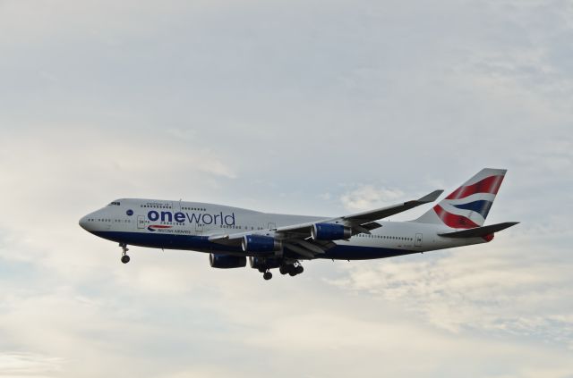 Boeing 747-400 (G-CIVI)