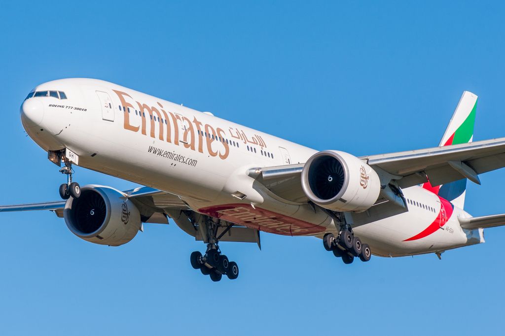 BOEING 777-300 (A6-EGH) - Short final for Runway 02 at Christchurch Airport on Sunday 24 April.