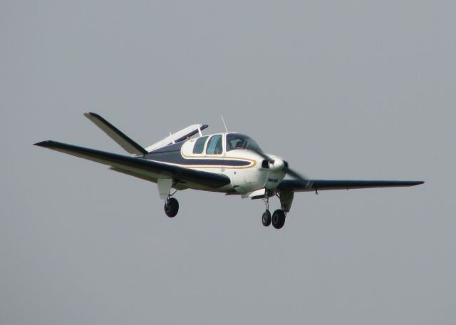 Beechcraft Bonanza (36) (N744B) - 1948 Beech A35 landing on 14 at the Shreveport Downtown airport.