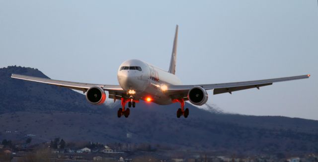 File:Frankfurt Airport 21 Air LATAM Cargo Colombia Boeing 767