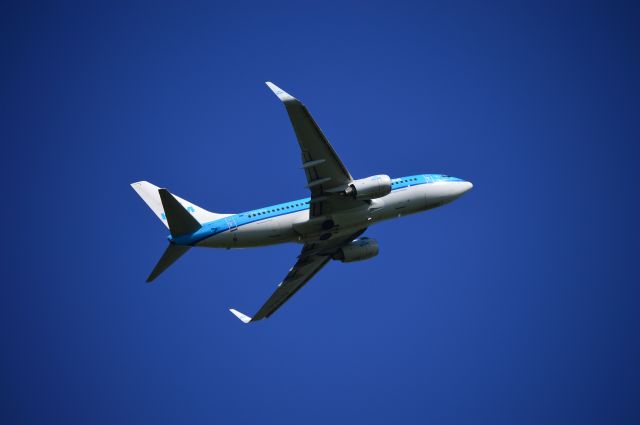 Boeing 737-700 (PH-BGL) - KLM 737-7K2(WL) PH -BGL departing NCL on a sunny mid morning en route to AMS (Photo May 2017)