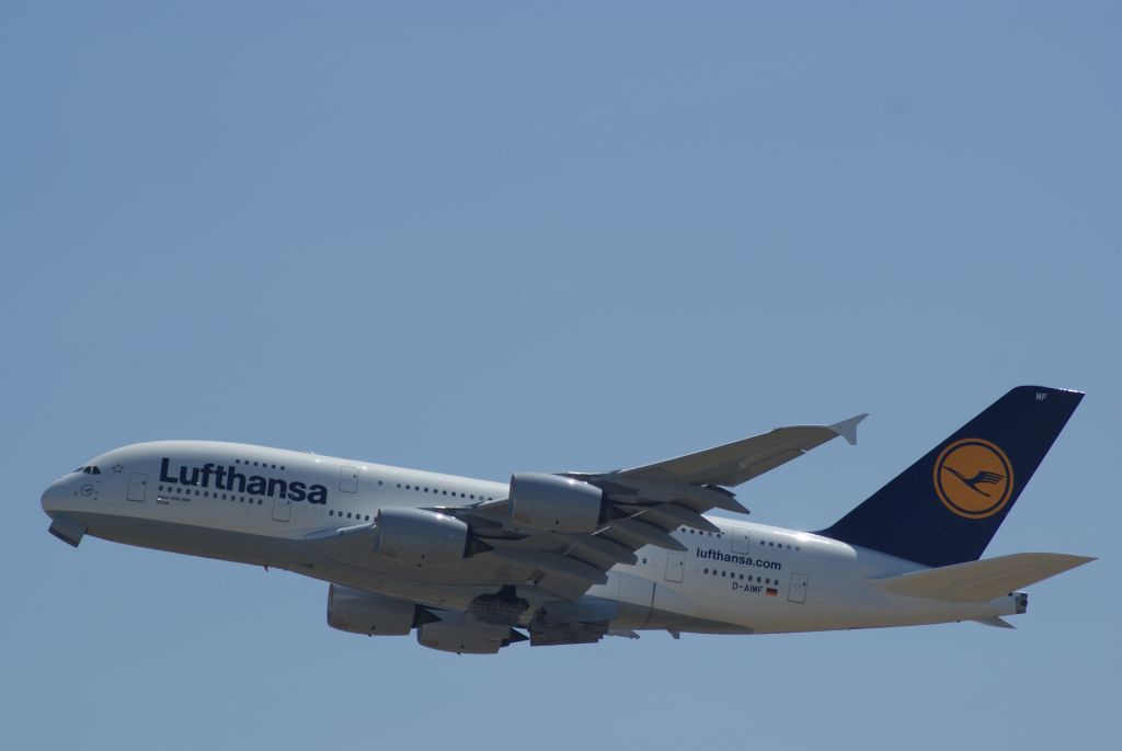 Airbus A380-800 (D-AIMF) - Lufthansa, A380-841 cn066,