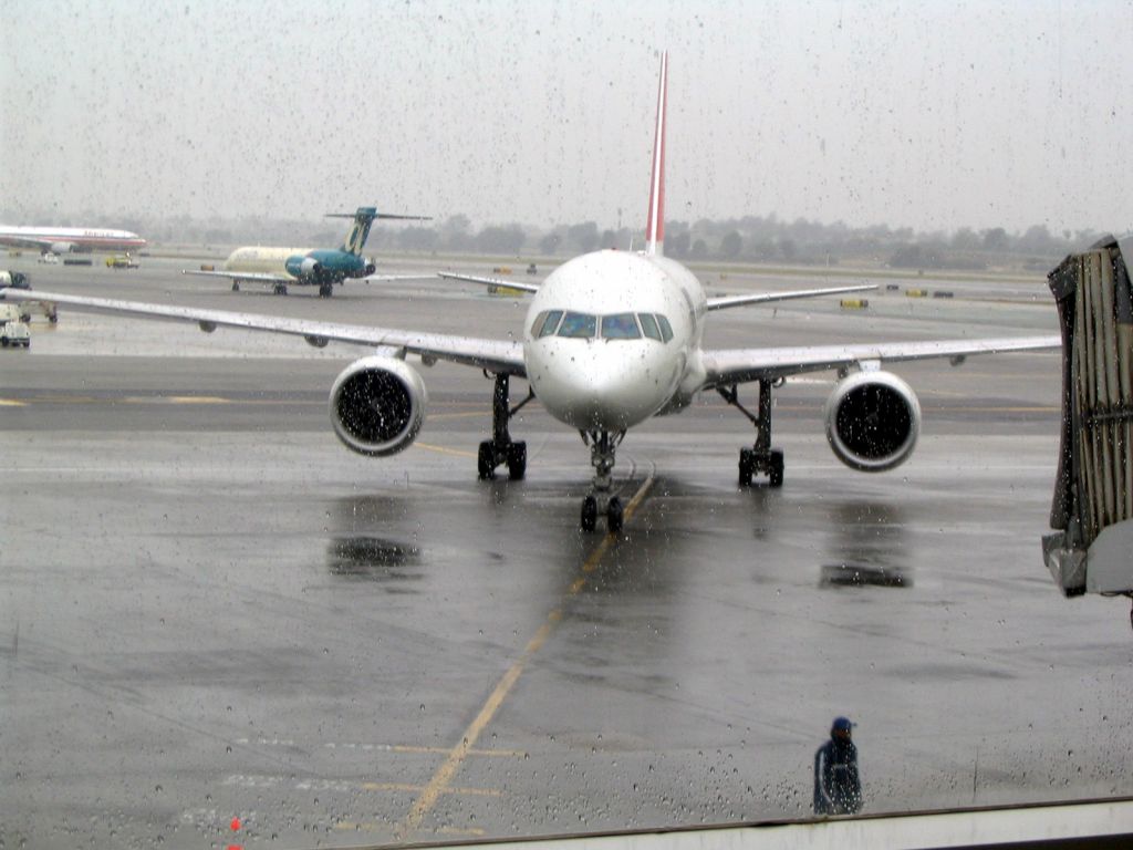 BOEING 767-300 —
