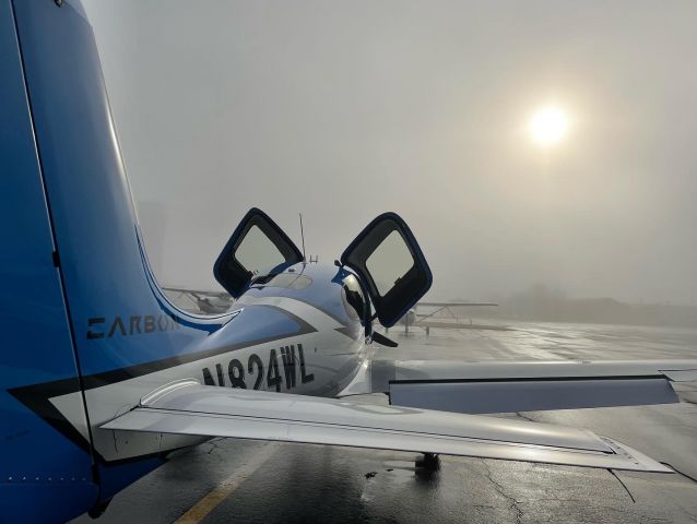 Cirrus SR-22 (N824WL)