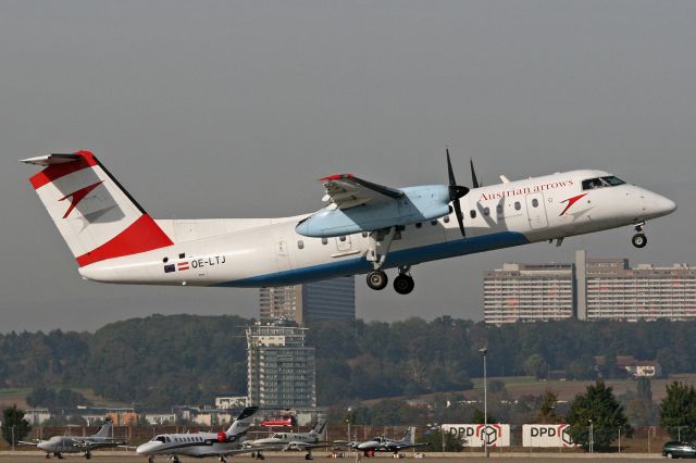 de Havilland Dash 8-300 (OE-LTJ)