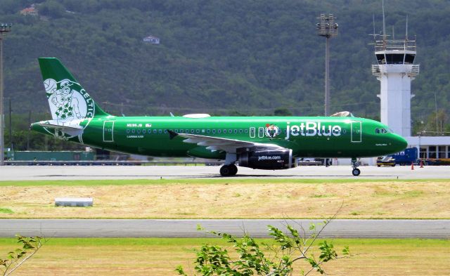 Airbus A320 (N595JB)