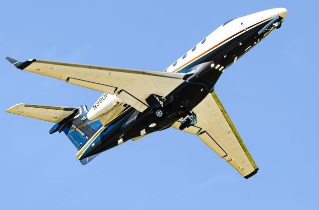 Embraer Phenom 300 (N390FX)