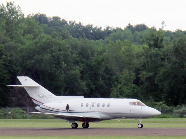 Hawker 800 (N196MG) - Take off runway 08.