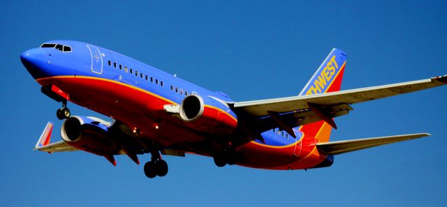 Boeing 737-700 (N477WN) - Landing 30L, 07-17-2014