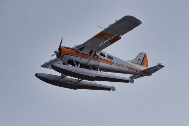 De Havilland Canada DHC-2 Mk1 Beaver (N17598) - On final at Seattle Lake Union Seaplane Base. 