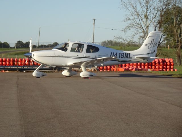 Cirrus SR-22 (N418ML)
