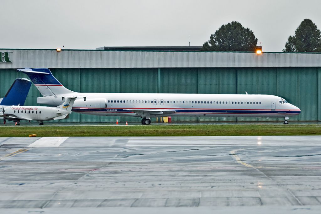 McDonnell Douglas MD-81 (N682RW)