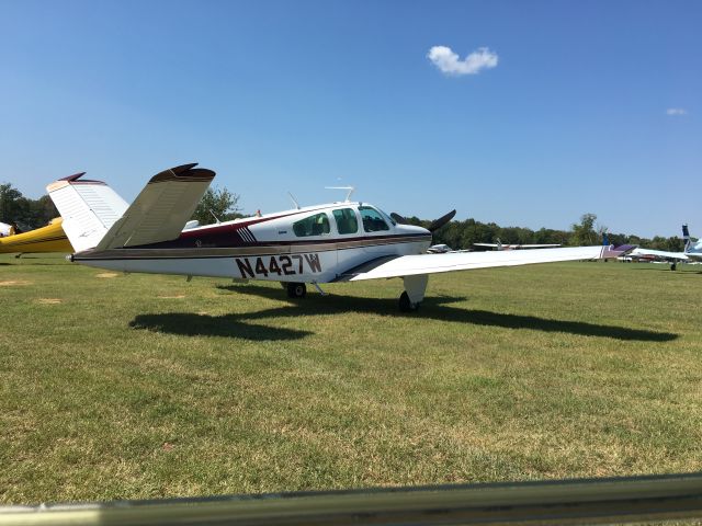 Beechcraft 35 Bonanza (N4427W)