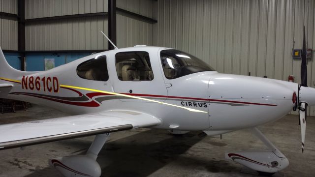 Cirrus SR-22 (N861CD) - Just put the new N numbers on.