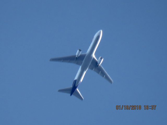 BOEING 767-300 (N129FE)