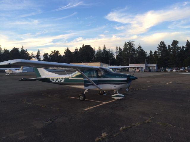 Cessna Skylane (N3045F)