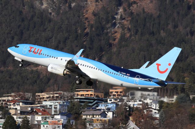Boeing 737-800 (G-TAWI)