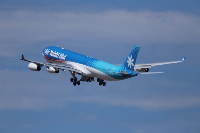 Airbus A340-300 (F-OSUN)