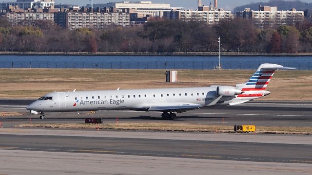 Canadair Regional Jet CRJ-900 (N589NN)